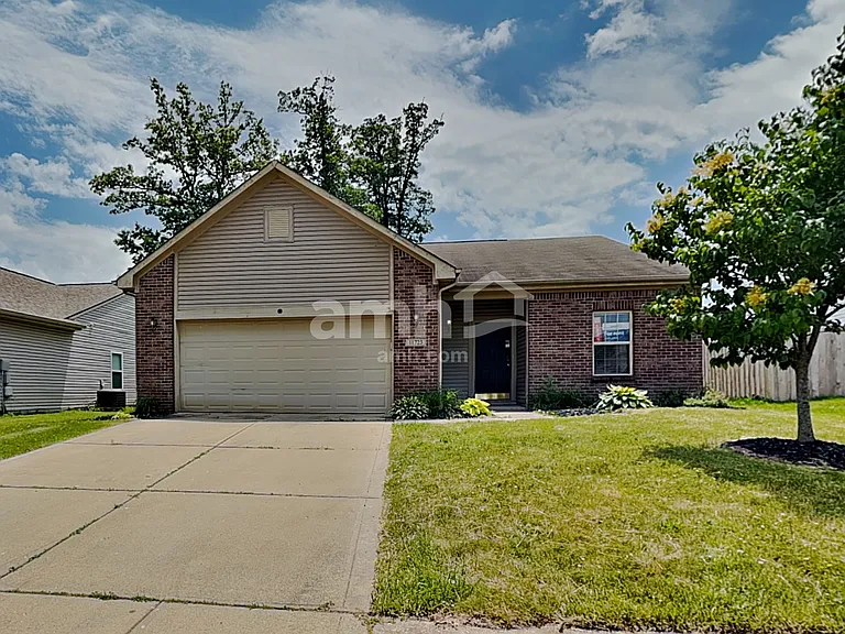 11723 Rossmore Dr — Photo 1