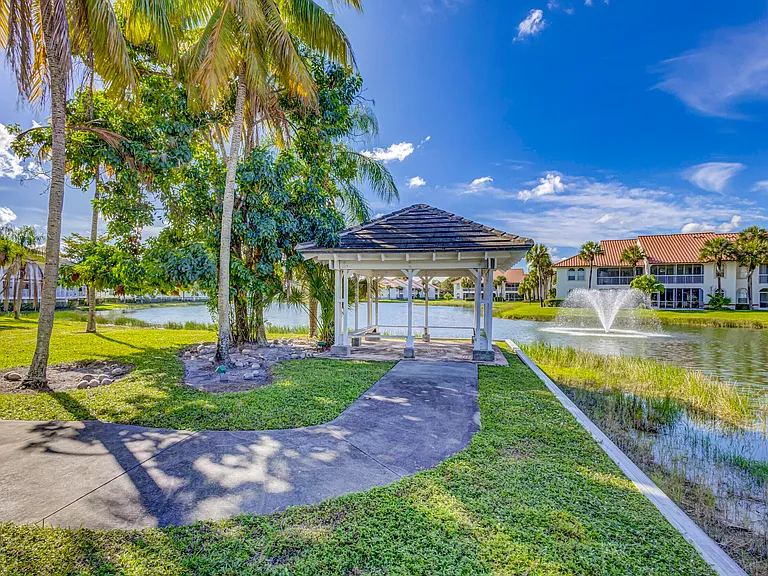 296 Cypress Point Dr — Photo 47