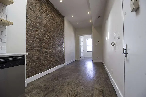 Rented by Nooklyn NYC LLC | media 22