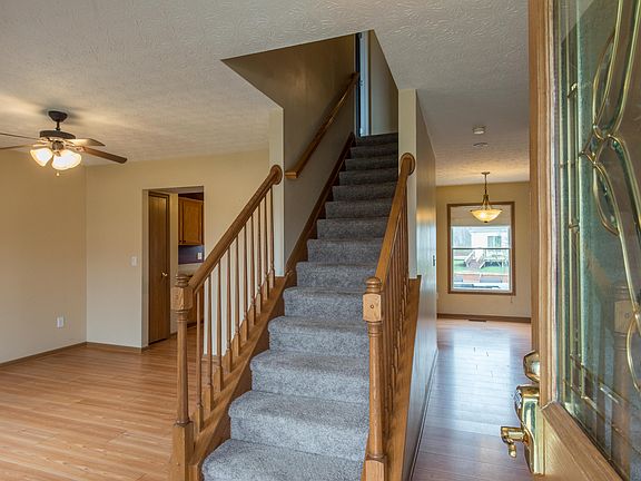 3rd image of 1305 Shelby Cir