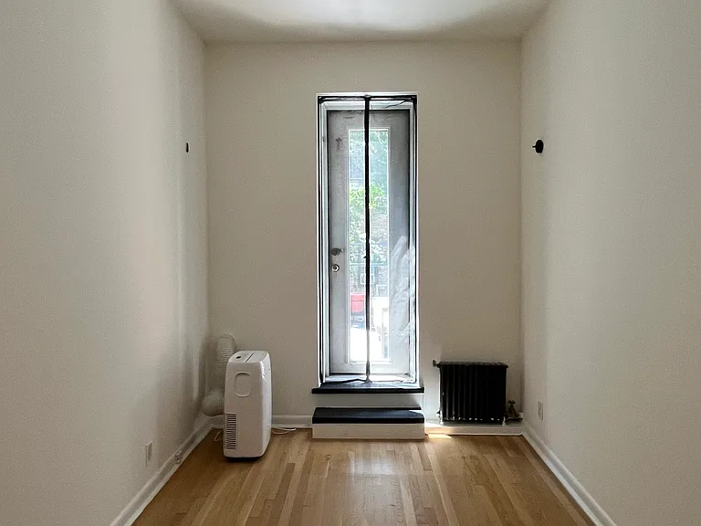 140 W 87th St #C — Photo 11