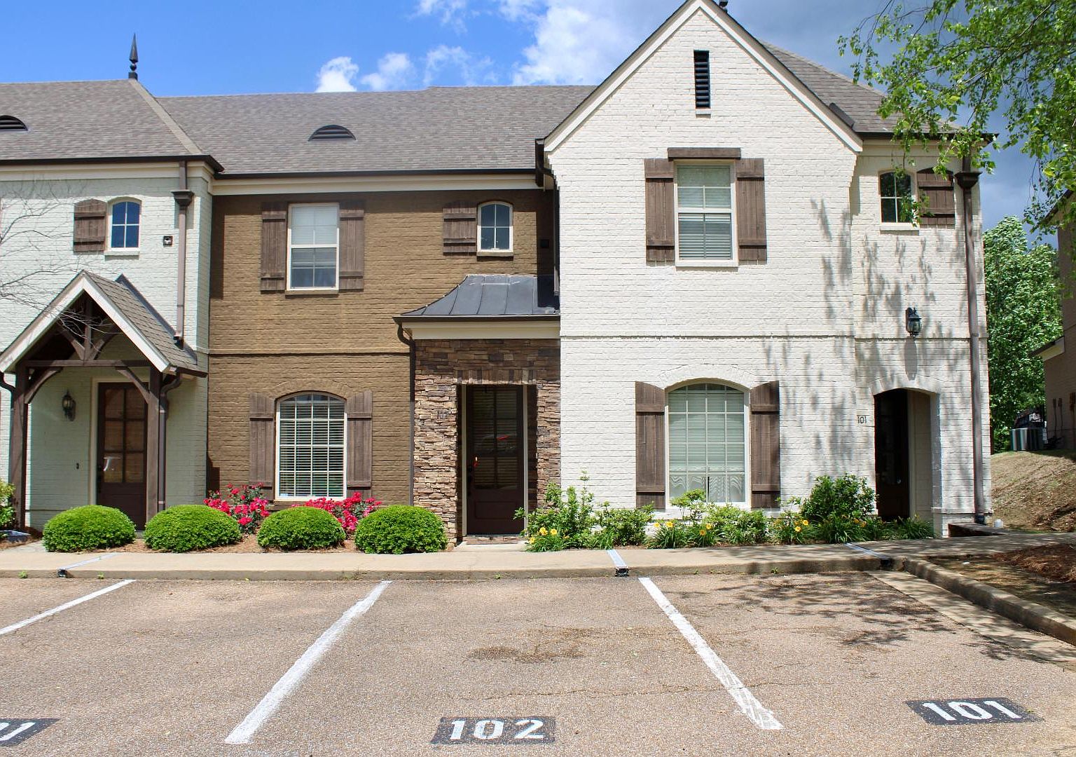 2495 Old Taylor Rd Unit 102, Oxford, MS 38655 | Zillow