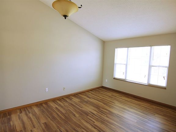 2nd image of 29 Otter Dr