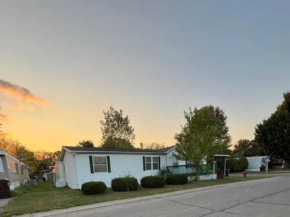 1516 Cedarview Ln, Lansing, MI 48911