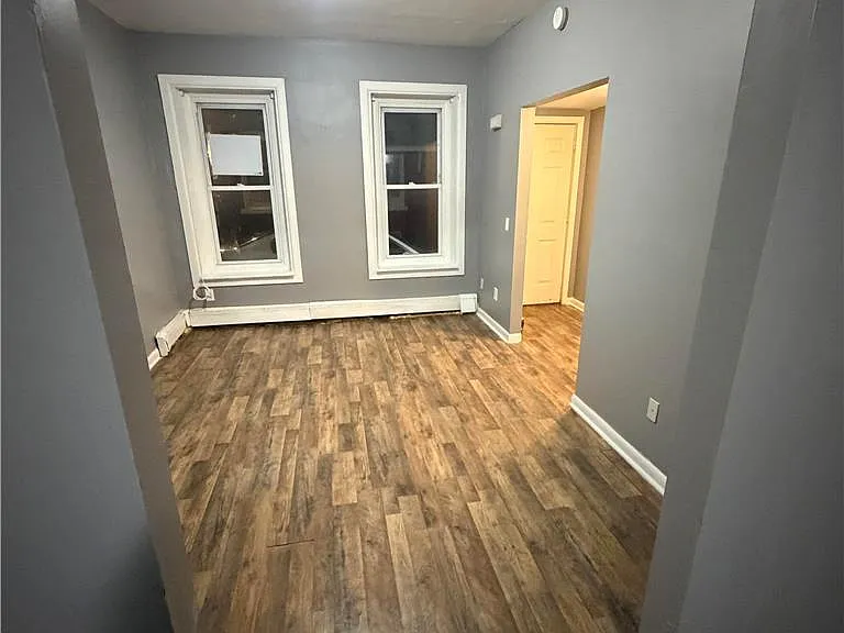 626 Oak St — Photo 8