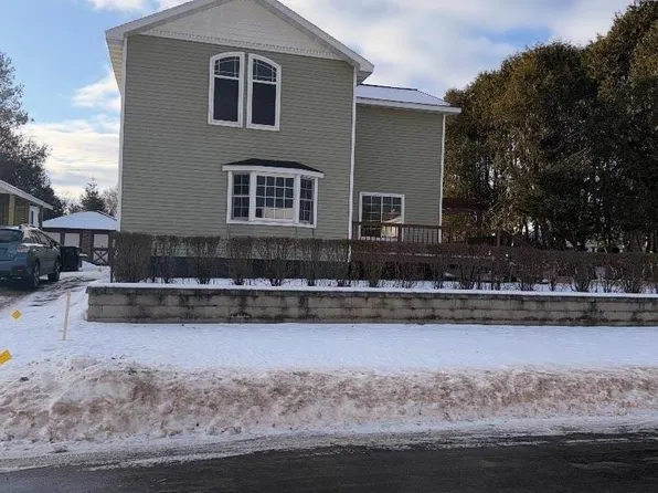 1003 W A St, Iron Mountain, MI 49801