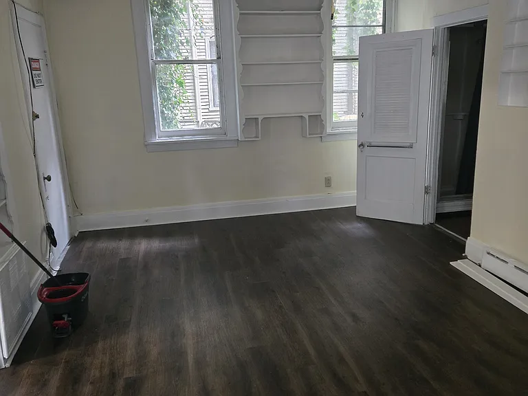 436 Linwood Ave — Photo 6