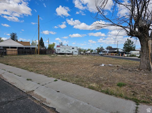 176 Grassy Trl, East Carbon, UT 84520
