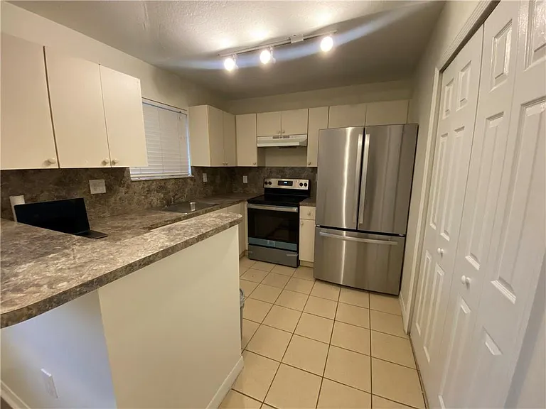 970 NE 34th Ave #204 — Photo 9