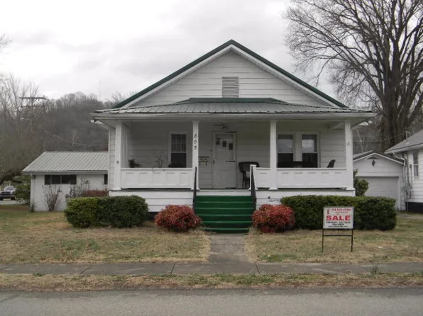 805 Washington Ave, Paintsville, KY 41240