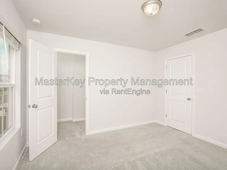 804 McKenzie Park Ter — Photo 22