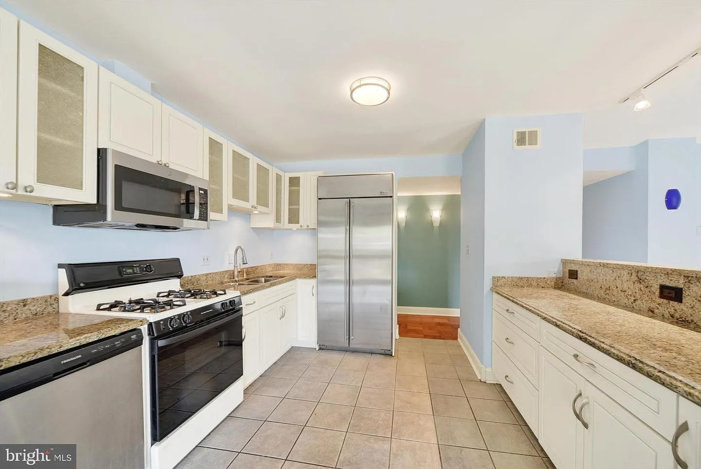2 bed, 1157 sqft, $2,250 — Photo 1