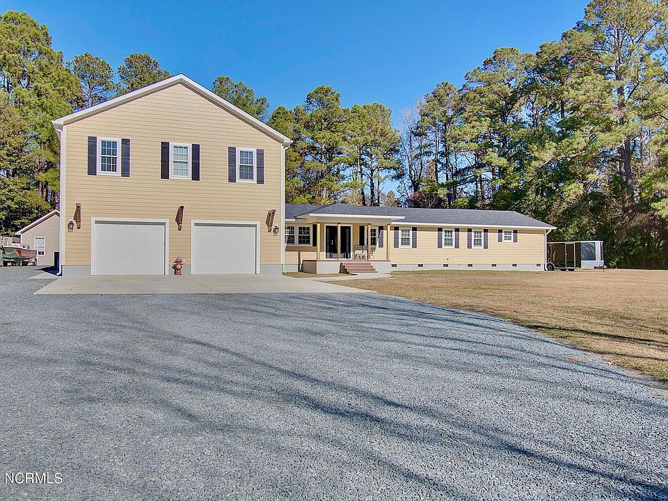 1st image of 121 Gilbert Curry Dr