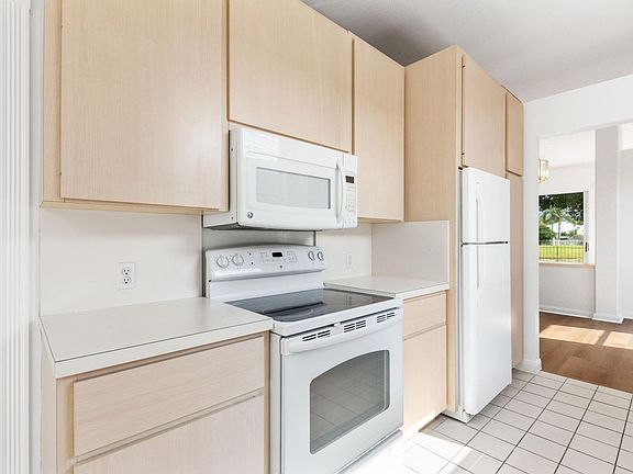 5th image of 2544 SW Greenwich Way