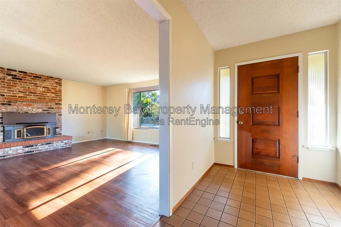 3 bed, 2.0 bath, 1733 sqft, $4,875 — Photo 3