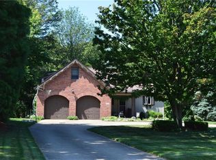 850 Ridgeview Dr, Erie, PA 16505