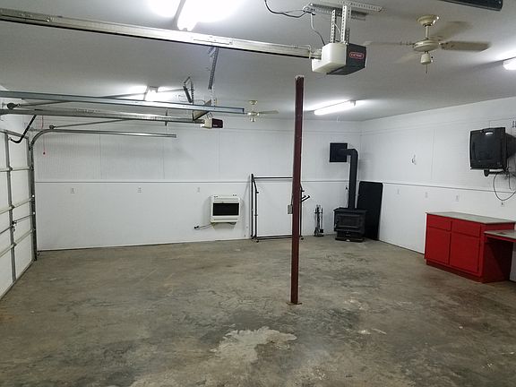 4th image of 40 Rosie Anna Dr