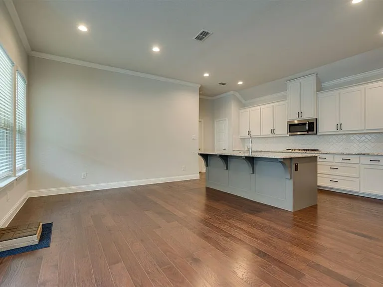 605 Boardwalk Way — Photo 8
