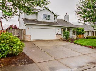 1236 Meadow Dr, Molalla, OR 97038