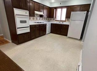 35 Farnum Blvd, Franklin Square, NY 11010