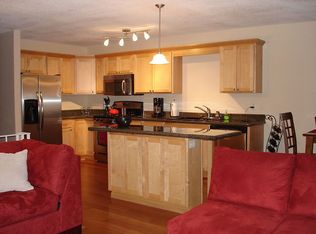 10716 Zinran Cir, Bloomington, MN 55438
