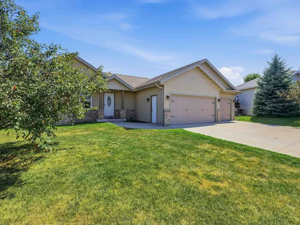 105 Honeycrisp Dr, Beaver Dam, WI 53916