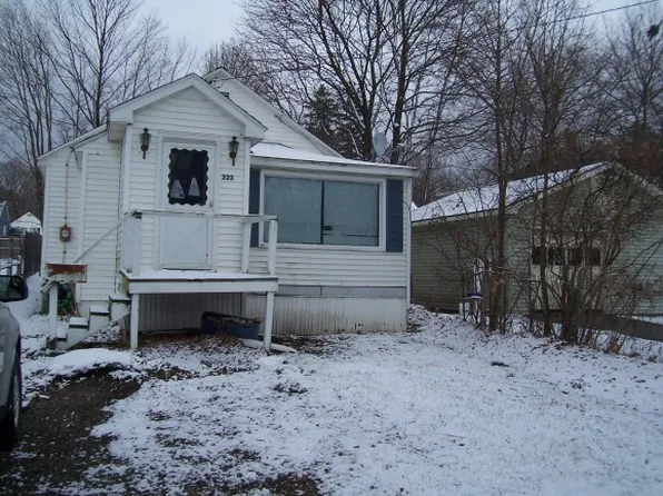 223 Bradford St, Bennington, VT 05201