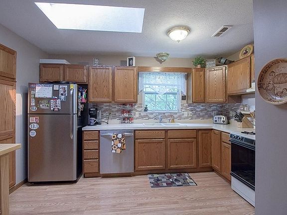 3rd image of 6201 Center St APT 201