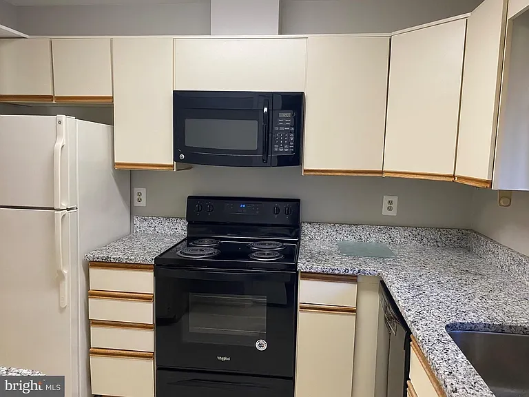 2822 Lee Oaks Pl #101 — Photo 14