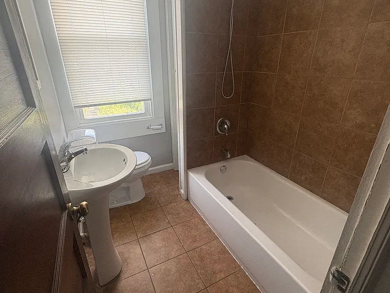 2906 Presbury St — Photo 19