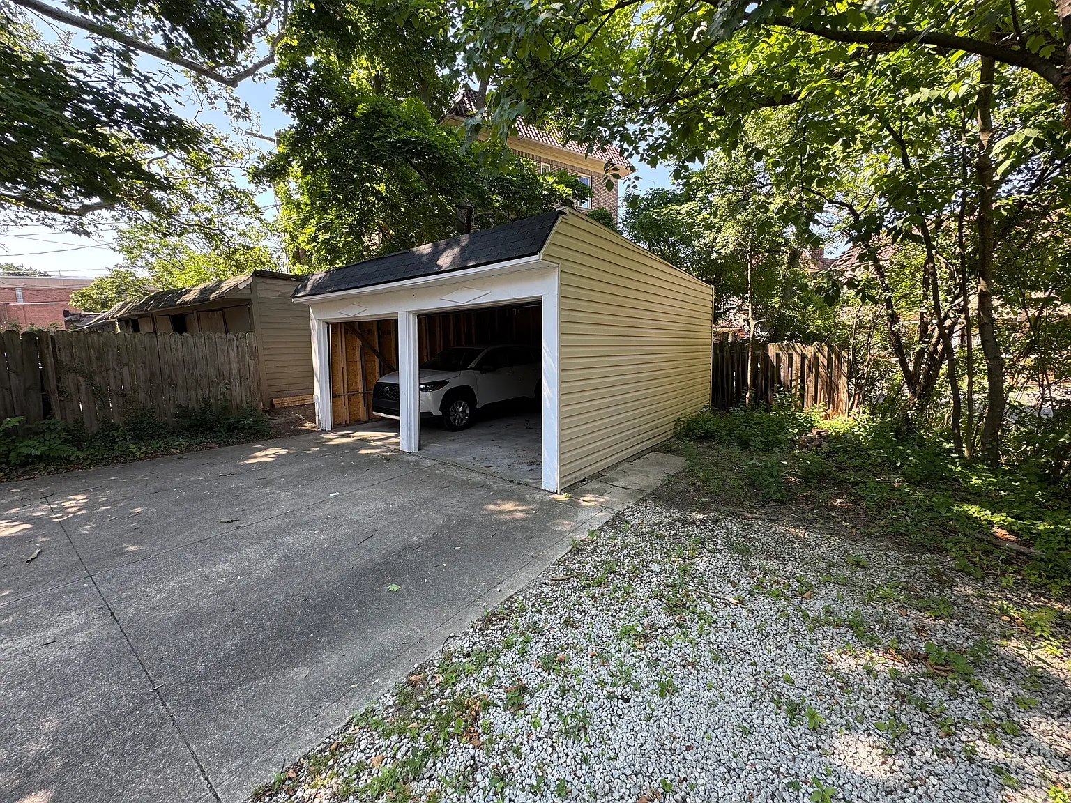 2 bed, 1400 sqft, $1,200 — Photo 2