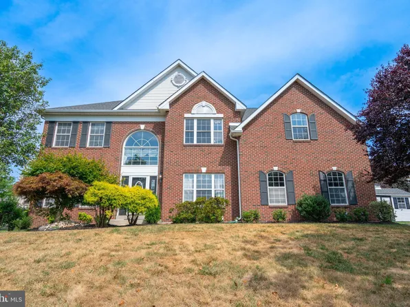 116 Tennyson Ln, North Wales, PA 19454