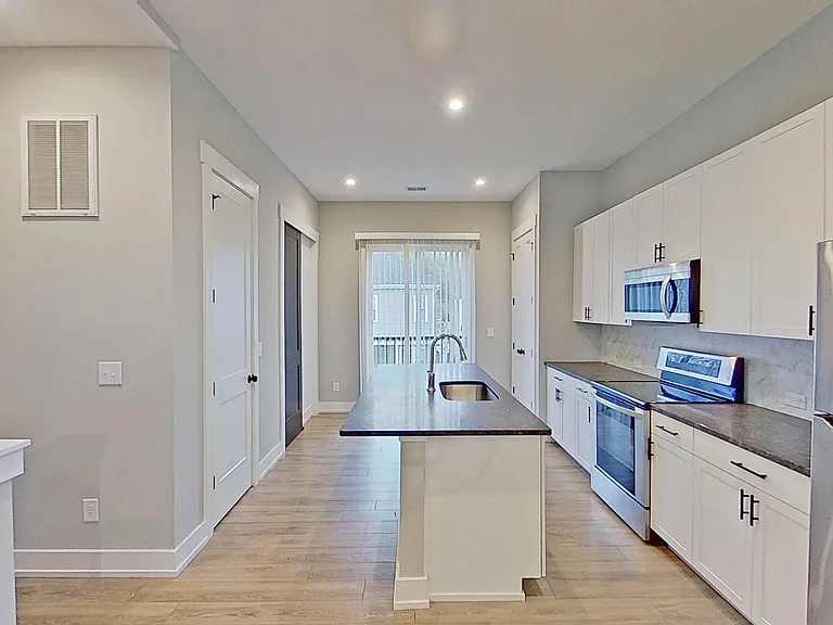 331 McIvers Aly — Photo 14