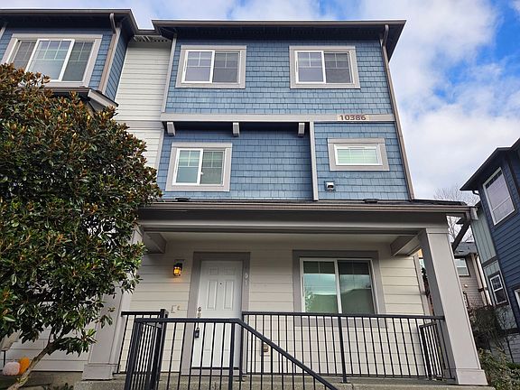 2nd image of 10386 156th Pl NE APT 101