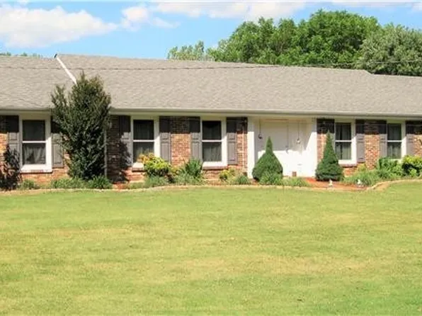 195 Dry Creek Rd, Goodlettsville, TN 37072