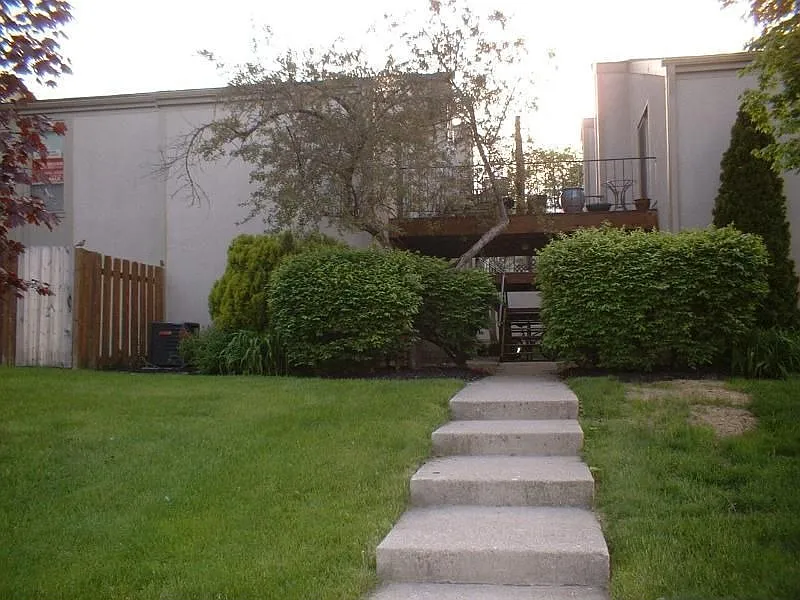 4655 Merrimar Cir E APT G photo 1