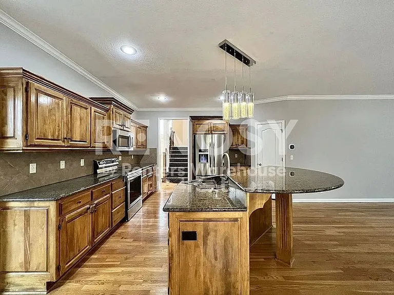 15861 Linden St — Photo 12