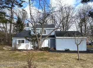 31 Oak Rd, Delmar, NY 12054