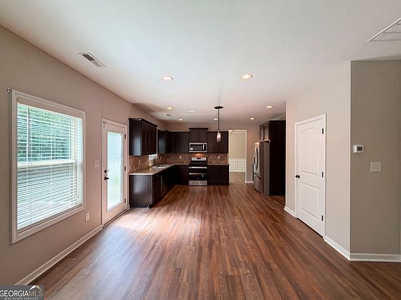 5th image of 92 Old Bailey Farms Dr