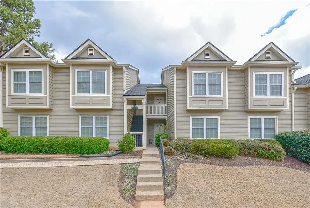 2 bed, 2.0 bath, 1282 sqft, $1,600 — Photo 1