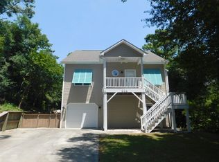 328 Live Oak St, Emerald Isle, NC 28594