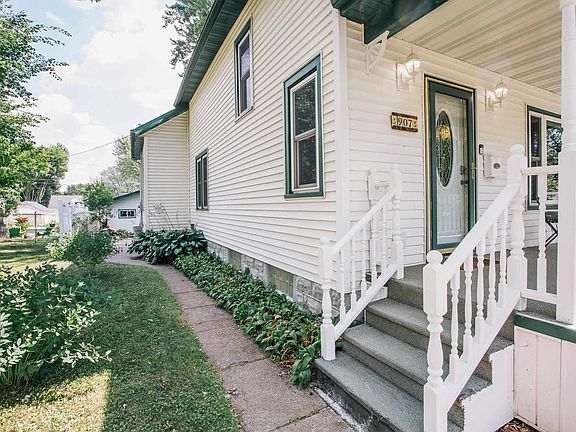 2nd image of 907 S VINE AVENUE