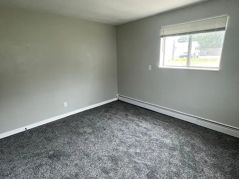 118 E Phillip Ave — Photo 16