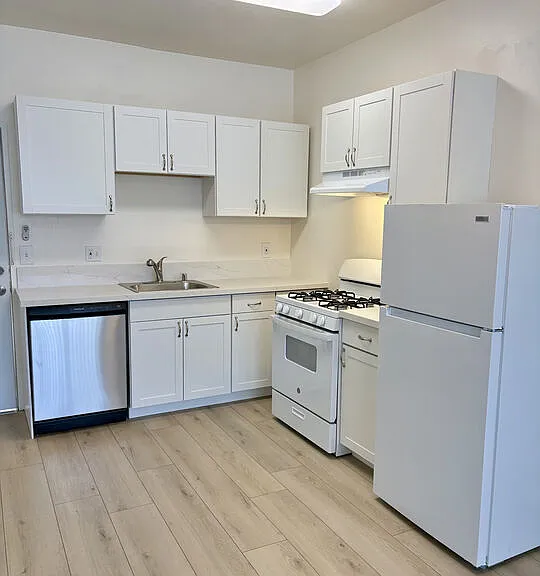 1221 Seward St #103 — Photo 2