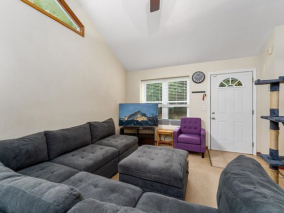 3rd image of 2660 Millbank Dr