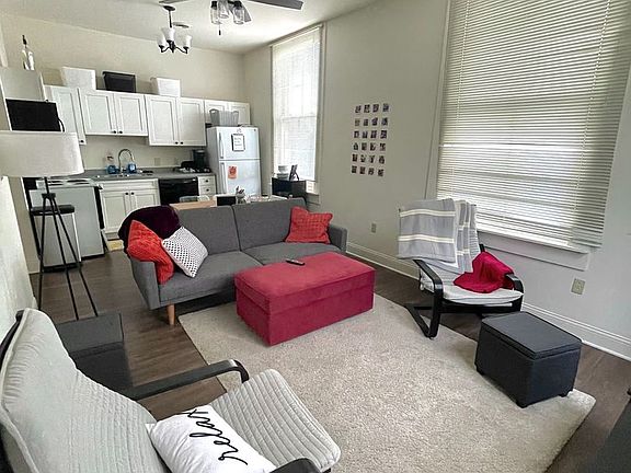 3rd image of 604 N Grant St