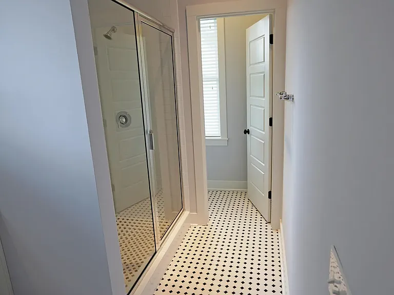 50 F St — Photo 10