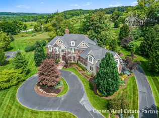 5665 Treebrook Ct NE, Ada, MI 49301