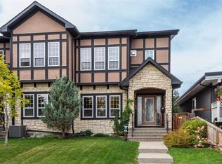 1133 E 39th St SW, Calgary, AB T3C 1V3