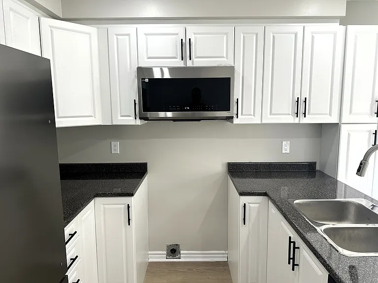 67 Russell Hill Dr #1 — Photo 9